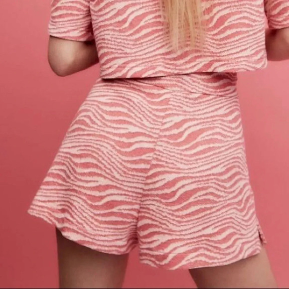 Zara salmon/pink and white high waisted stretchy shorts - Picture 2 of 8